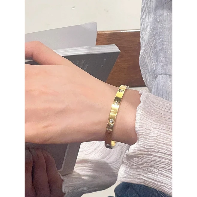 요즘 반응좋은 까르띠에팔찌 핫한 정보입니다