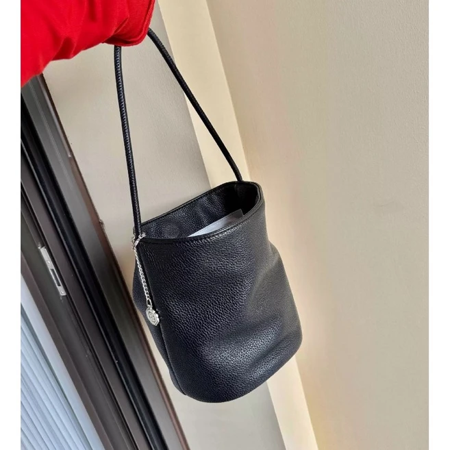 클릭하고 싶은 순간 더로우파크백 잠깐 확인해보세요