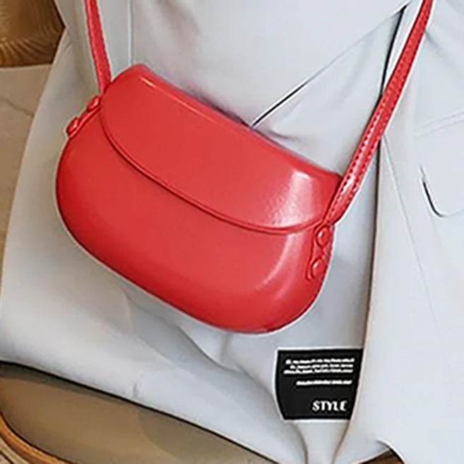 업뎃 정보 미니크로스백 1분이면 확인가능 합니다