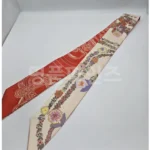 빼박 필수 에르메스스카프 주목하고 계십니다